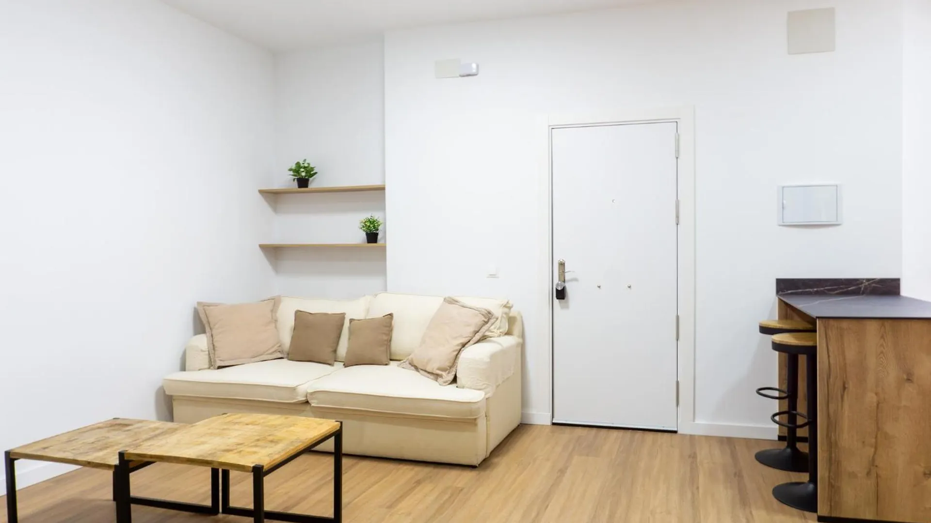 Tiro Comfort Hub Malaga 0*,  Spain
